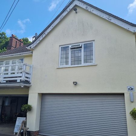 Lovely 2-Bedroom New Forest Apartment On A Farm New Milton Eksteriør billede