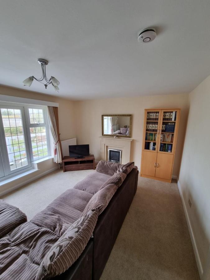 Lovely 2-Bedroom New Forest Apartment On A Farm New Milton Eksteriør billede