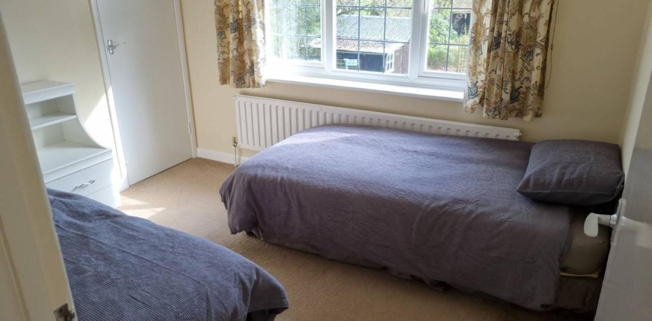 Lovely 2-Bedroom New Forest Apartment On A Farm New Milton Eksteriør billede